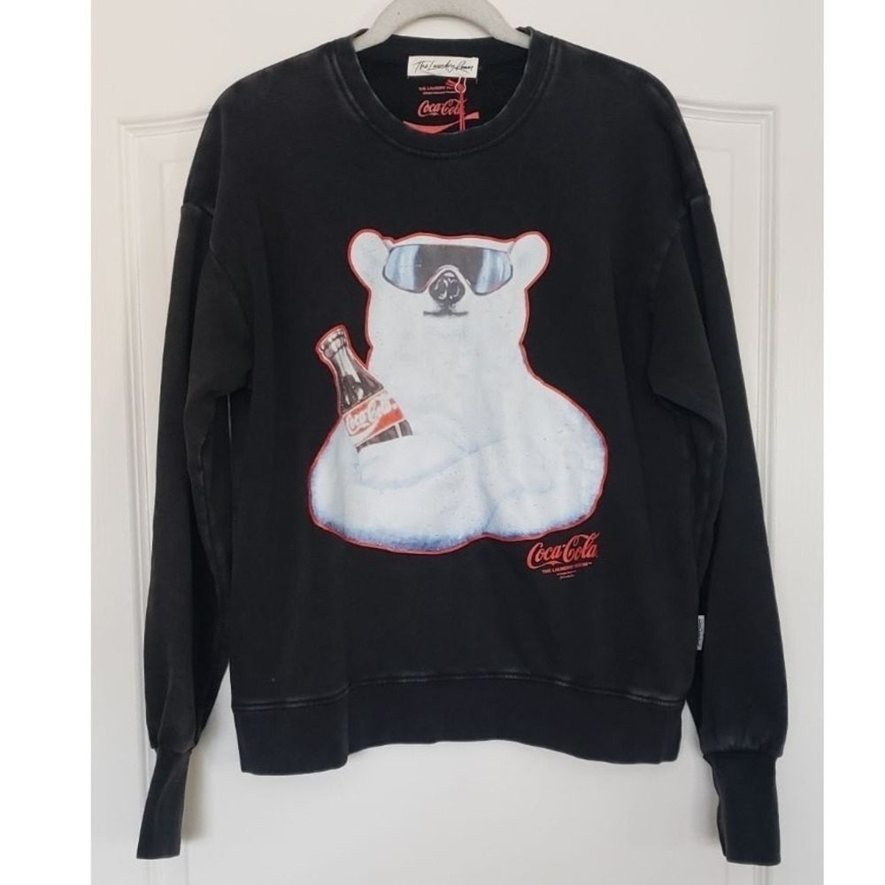 The Laundry Room Coca Cola Polar Bear Crewneck Sweatshirt Washed Black Sz‎ M